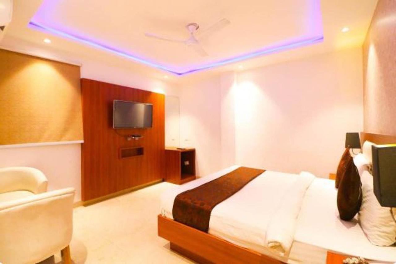 Hotel Royal Sky Luxury Near Delhi Airport Nueva Delhi Exterior foto